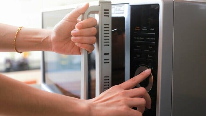 How Many Watts Does a Microwave Oven Use?