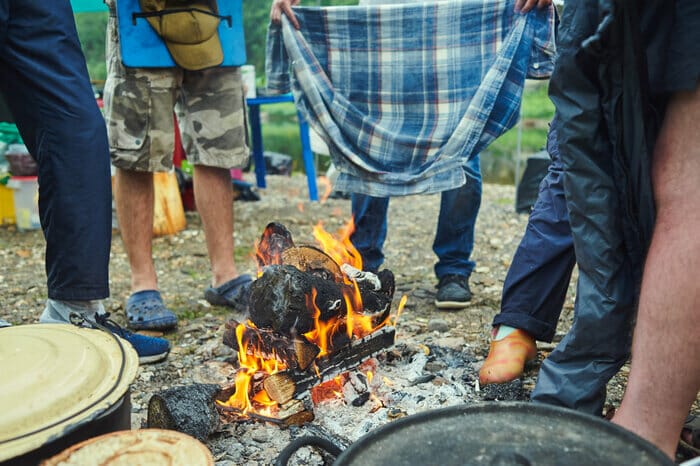 how-to-dry-wet-clothes-when-camping-geartogo